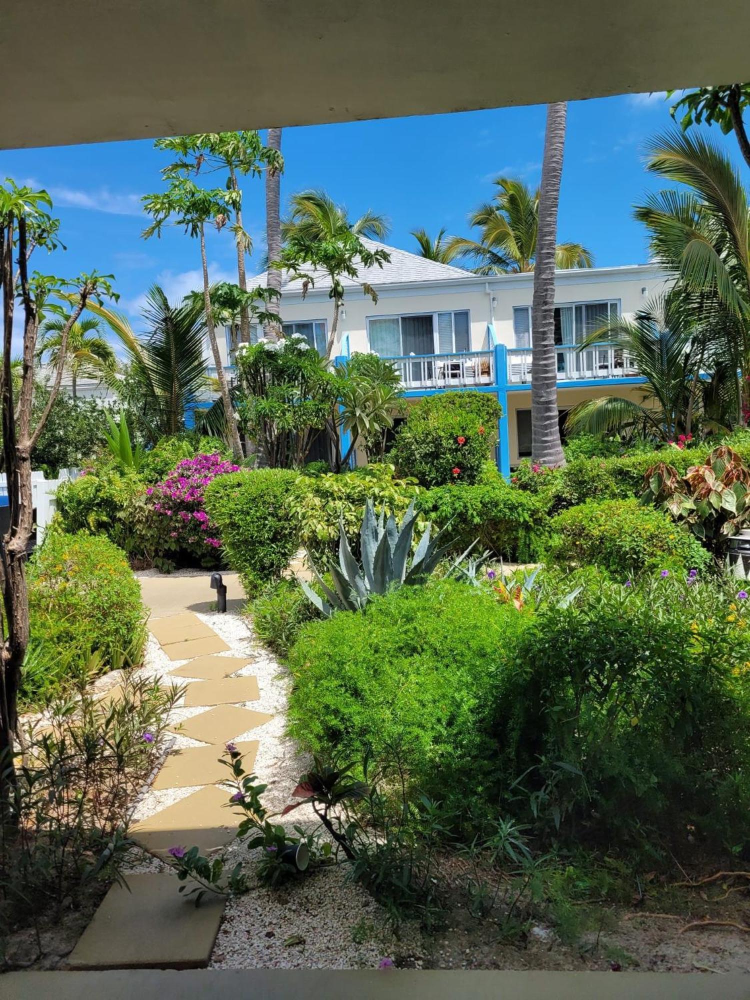 Sibonne Beach Hotel Grace Bay Exteriör bild