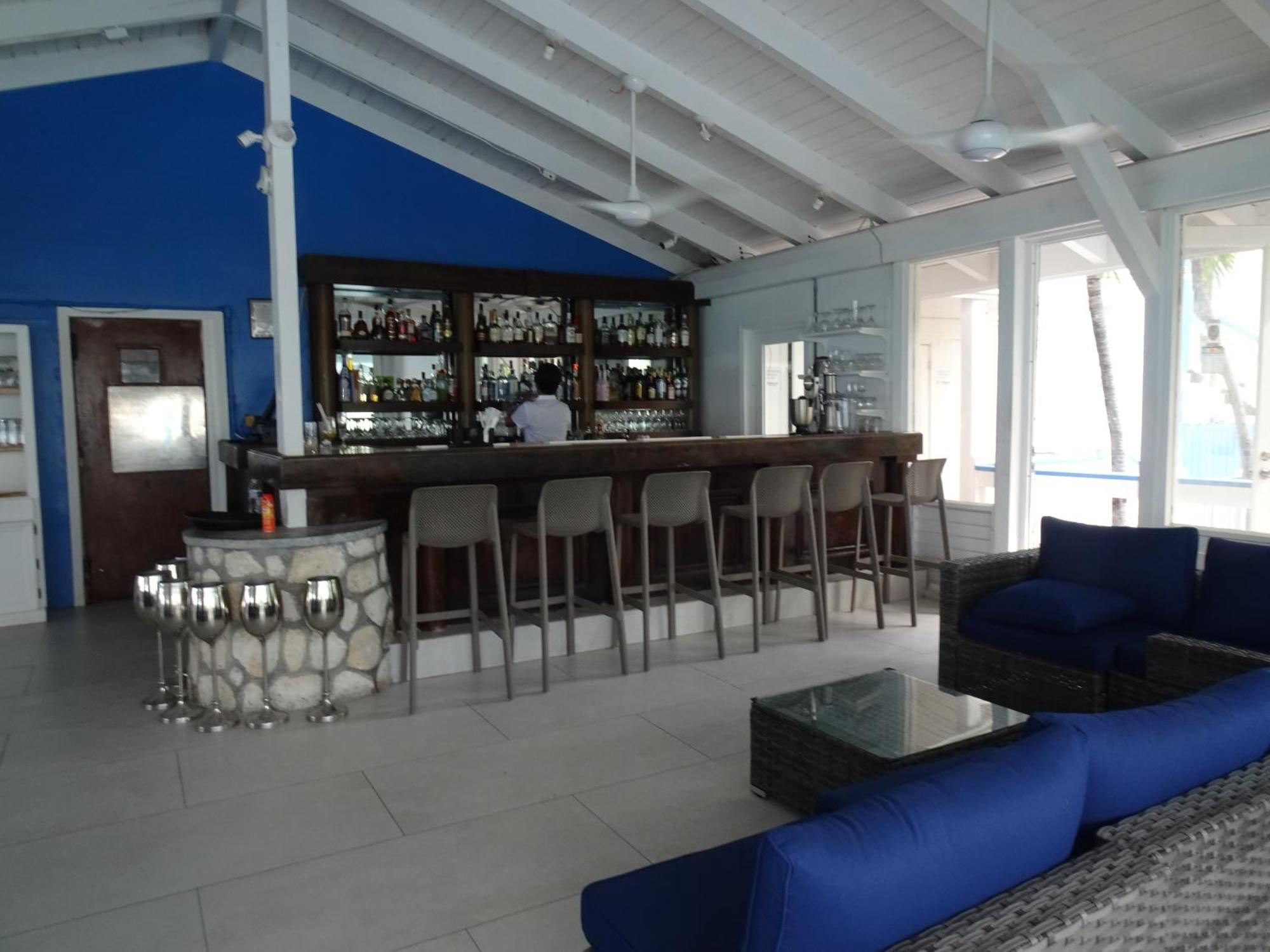 Sibonne Beach Hotel Grace Bay Exteriör bild