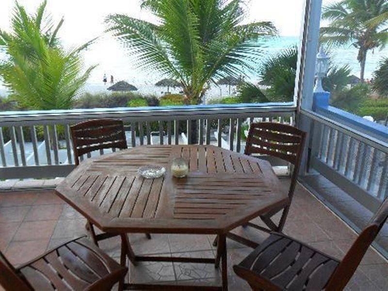 Sibonne Beach Hotel Grace Bay Exteriör bild